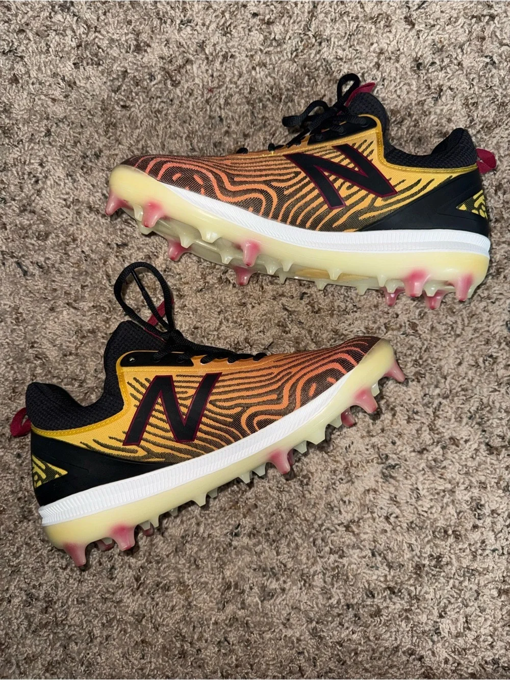 New Balance Yellow & Orange Patterned Soccer Cleats 9.5 - Picture 2 of 7